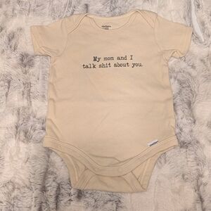 Gerber Cream Short Sleeve Bodysuit Onesie 6-9 Month Baby